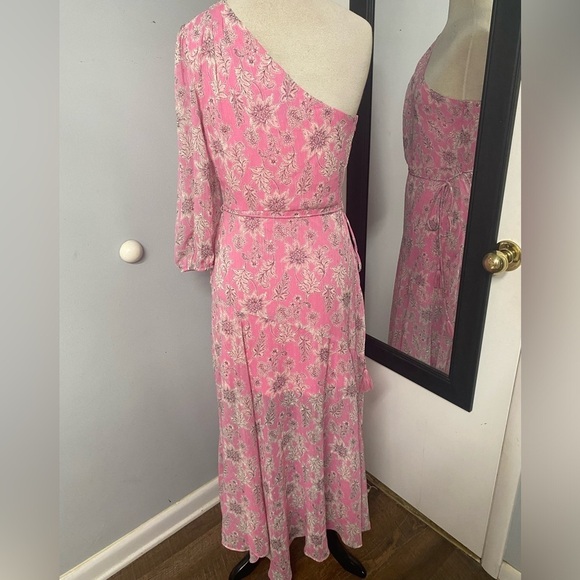 STUNNING TAYLOR ONE SLEEVE ASYMMETRICAL FLOWY FEMINE SEXY LINED FAIRY/EASTER - Picture 6 of 12